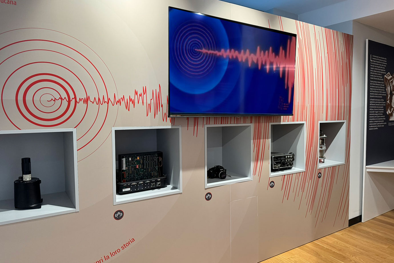 l'exhibit delle apparecchiature storiche per la registrazione dei terremoti